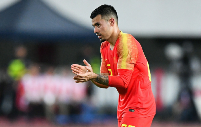  归化球员融入加速，国家队实力显著提升  