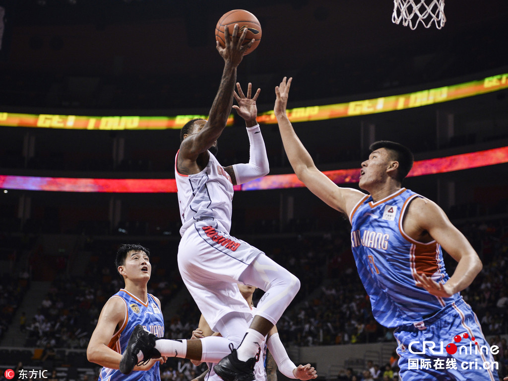  易建联复出首秀带领广东轻取深圳队