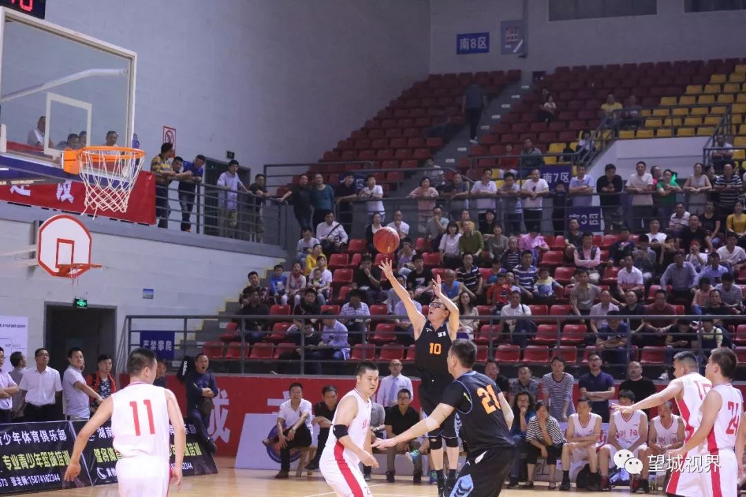  布斯塔红土专家，布宜诺斯艾利斯站成功卫冕